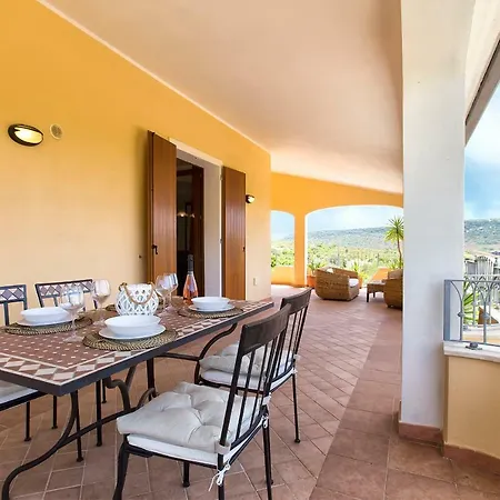 Pedra Villa